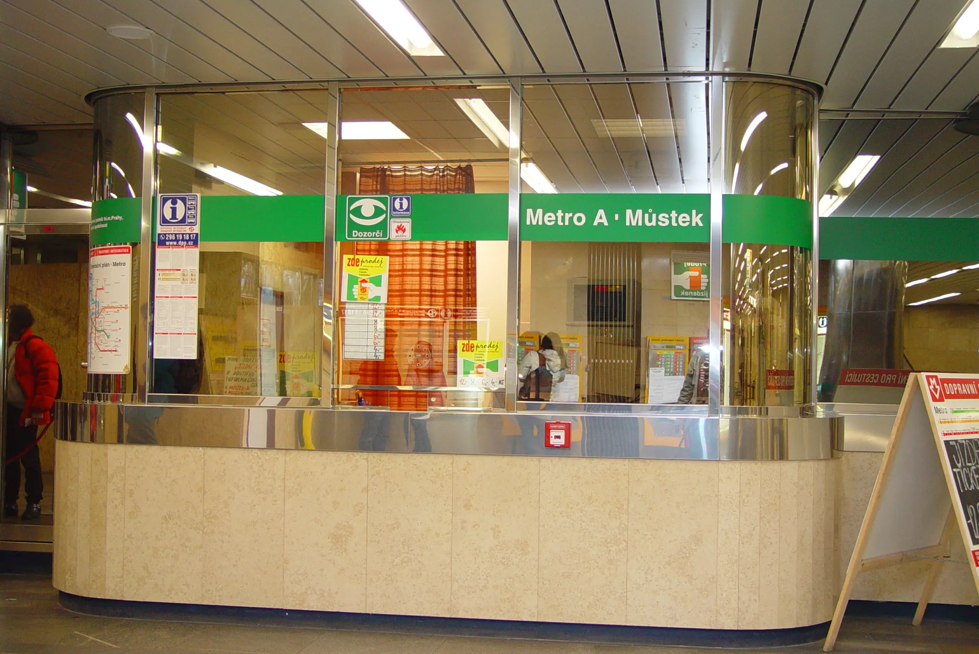 Metro - stanice Můstek, Praha (2004)